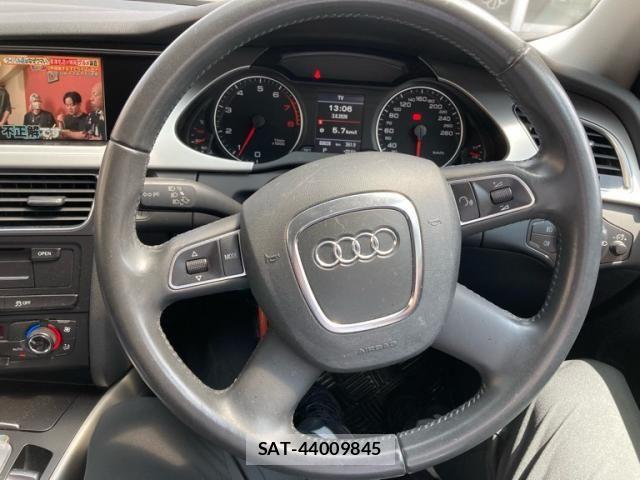 Audi A4 2011-06 8740565-21