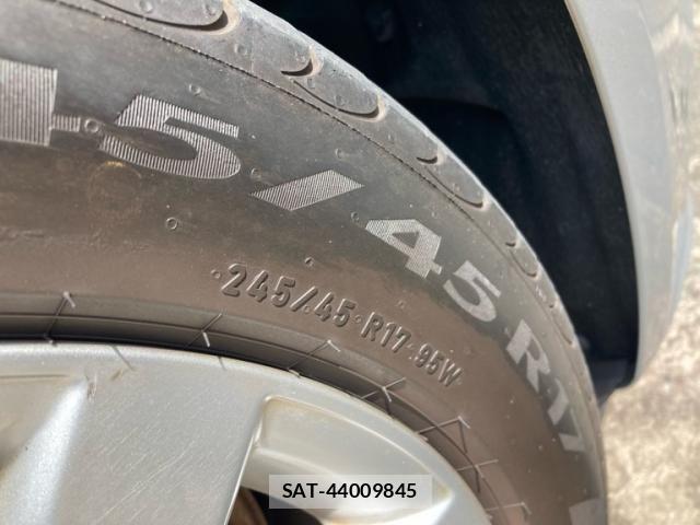 Audi A4 2011-06 8740565-5