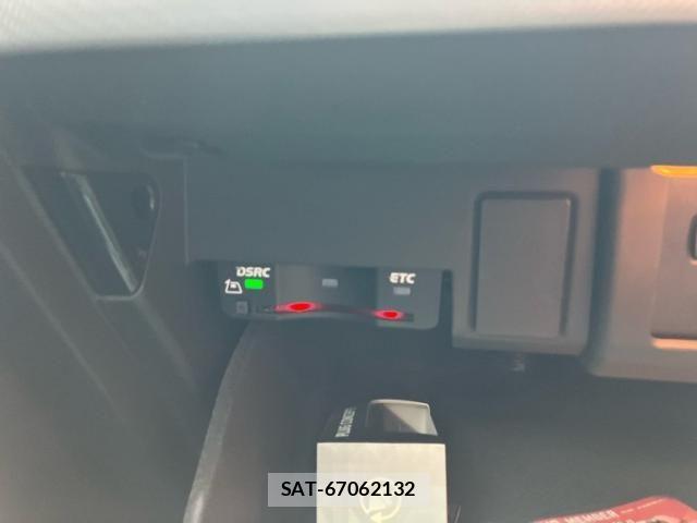 Audi A4 2017-09 8740564-17