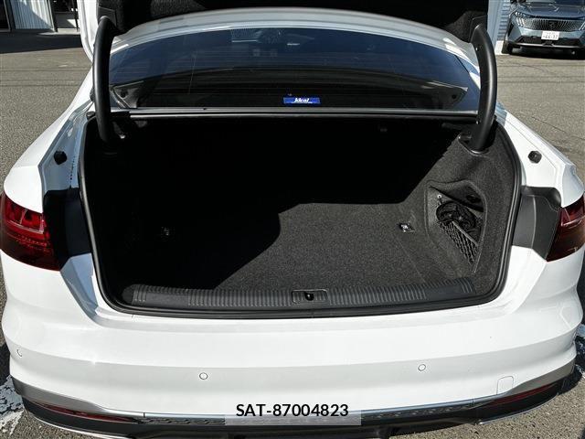 Audi A4 2021-03 8779535-14