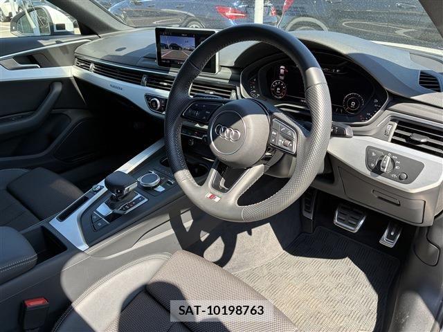 Audi A4 2018-07 8827900-11