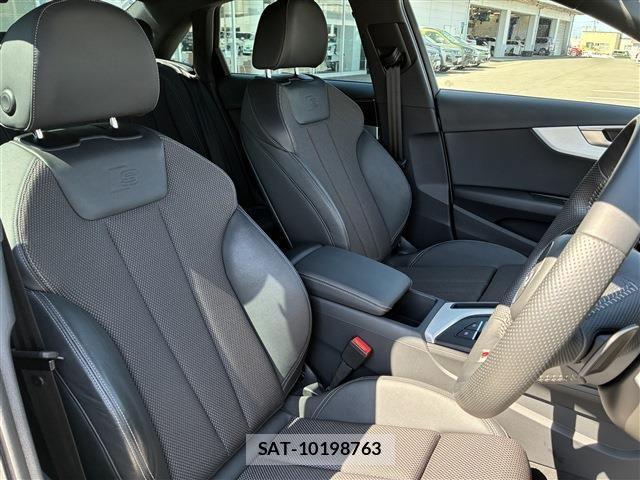 Audi A4 2018-07 8827900-12