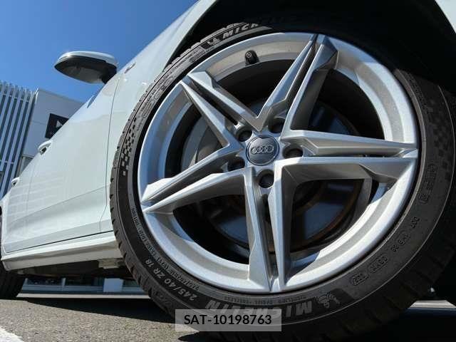 Audi A4 2018-07 8827900-8