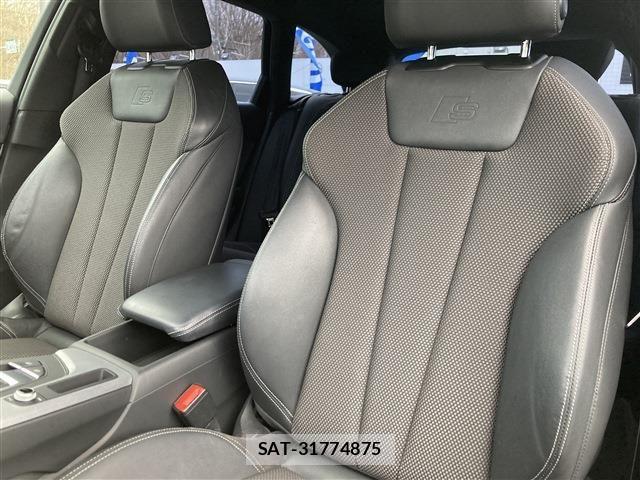 Audi A4 2018-03 1070799-15