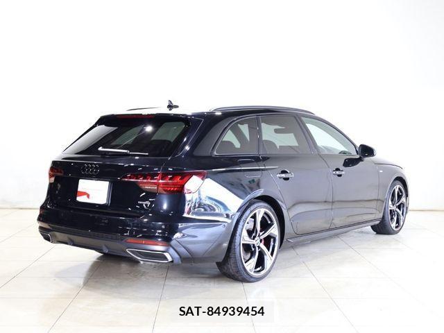 Audi A4 2022-06 1135713-1
