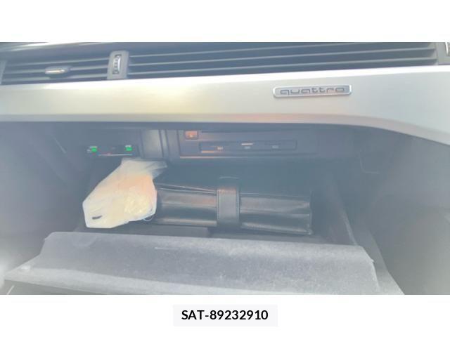 Audi A4 2017-10 3765266-23