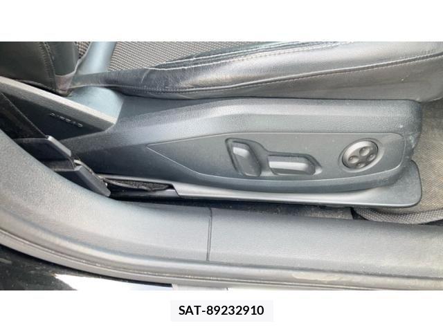 Audi A4 2017-10 3765266-25