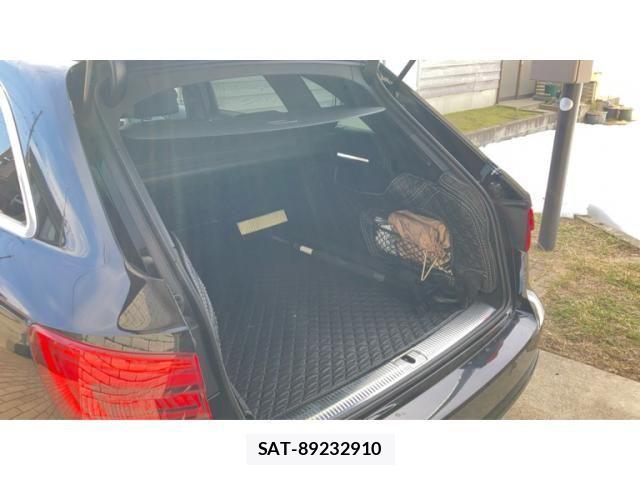 Audi A4 2017-10 3765266-8