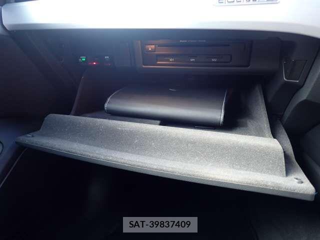 Audi A4 2016-12 3765264-11