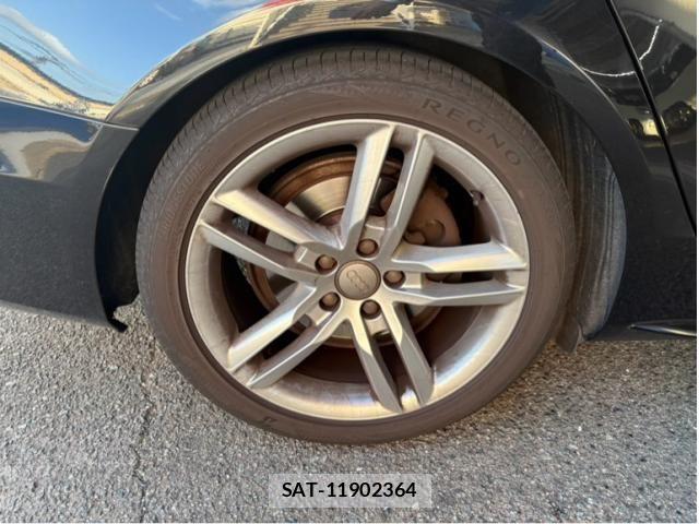 Audi A4 2013-02 3831672-4