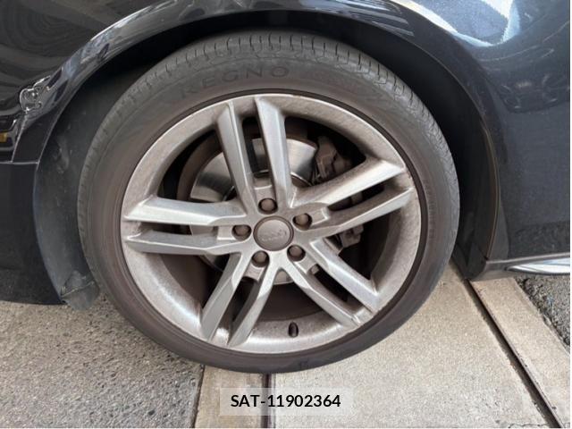 Audi A4 2013-02 3831672-6