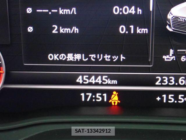 Audi A4 2019-09 6242188-12