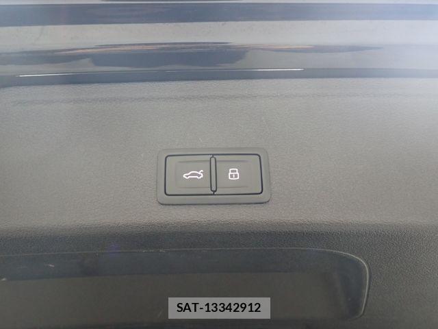 Audi A4 2019-09 6242188-23