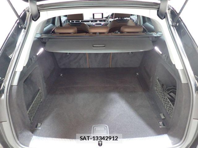 Audi A4 2019-09 6242188-24