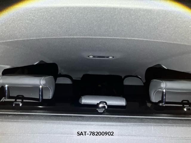 Audi A4 2014-03 7057498-12