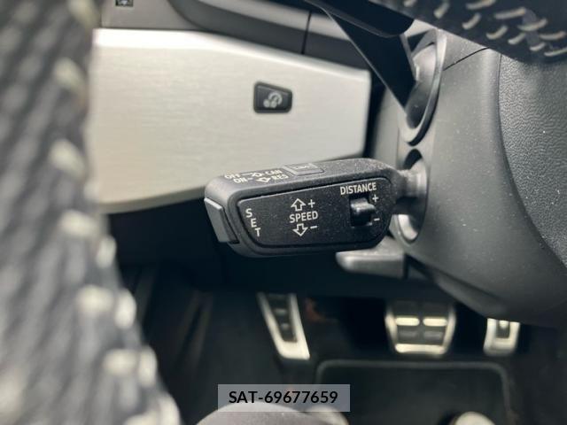 Audi A4 2016-11 7213687-16