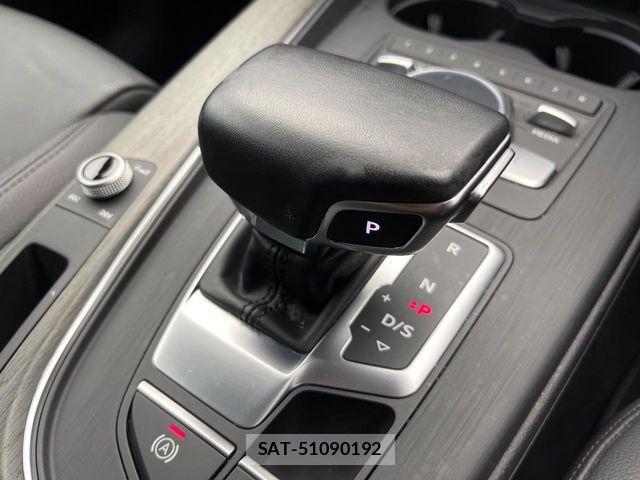 Audi A4 2019-06 7213686-11