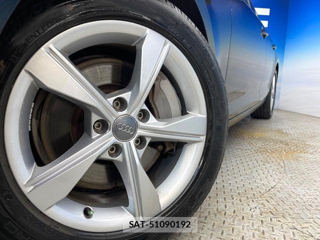 Audi A4 2019-06 7213686-14
