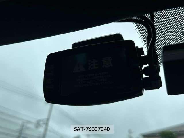 Audi A4 2018-02 7213684-19