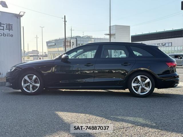 Audi A4 2023-08 7215008-15