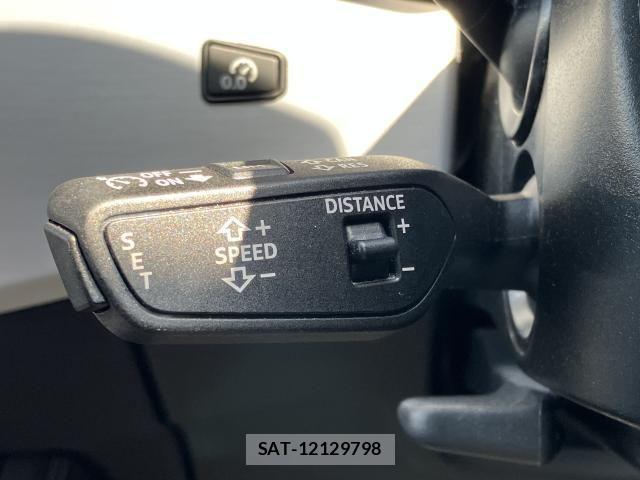 Audi A4 2023-06 7215012-9
