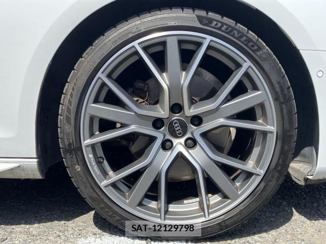 Audi A4 2023-06 7215012-13