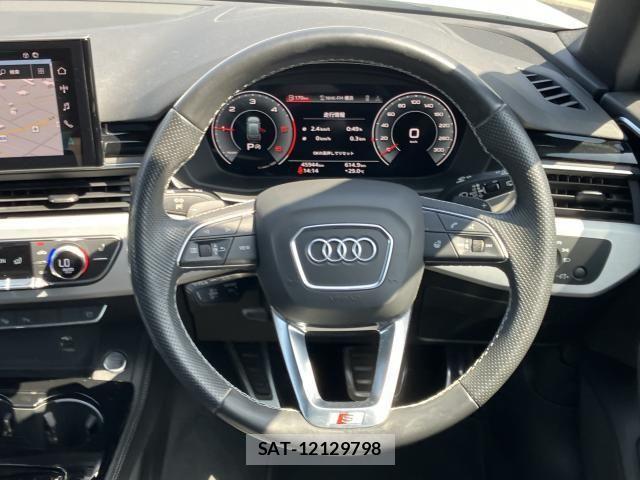 Audi A4 2023-06 7215012-25