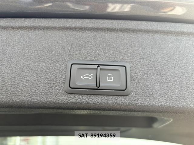 Audi A4 2023-06 7215000-13