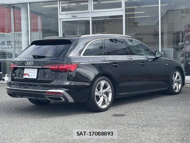 Audi A4 2021-07 7215002-2