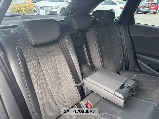 Audi A4 2021-07 7215002-4