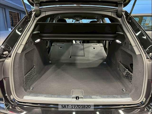 Audi A4 2023-07 7249828-17