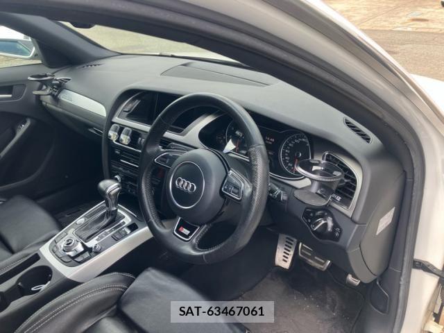 Audi A4 2012-06 7249835-15