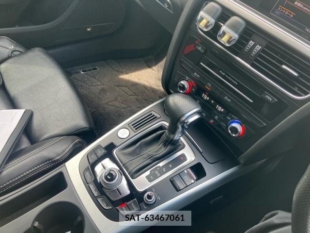 Audi A4 2012-06 7249835-25