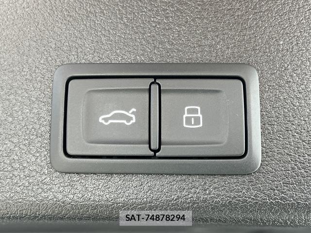 Audi A4 2024-06 7325724-25
