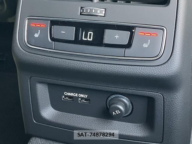 Audi A4 2024-06 7325724-26