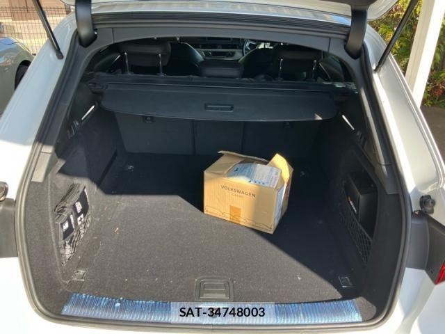 Audi A4 2018-03 7325725-14