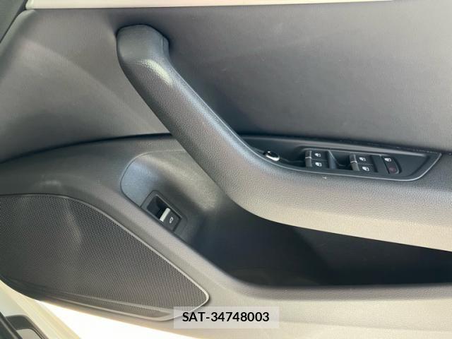 Audi A4 2018-03 7325725-18