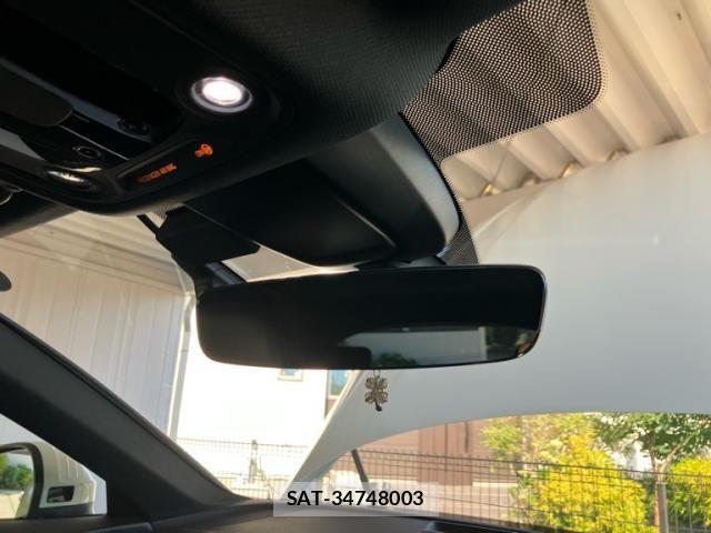 Audi A4 2018-03 7325725-23