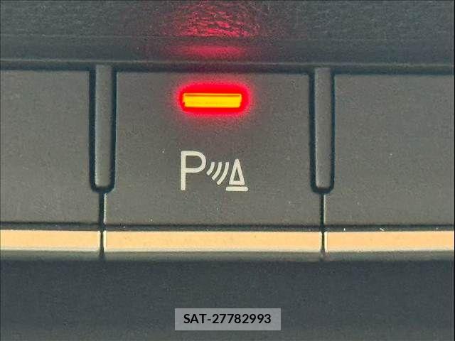 Audi A4 2019-03 7356861-10