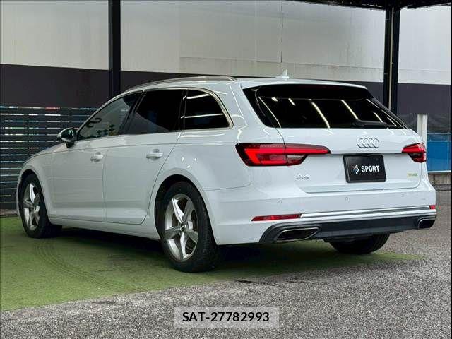 Audi A4 2019-03 7356861-16