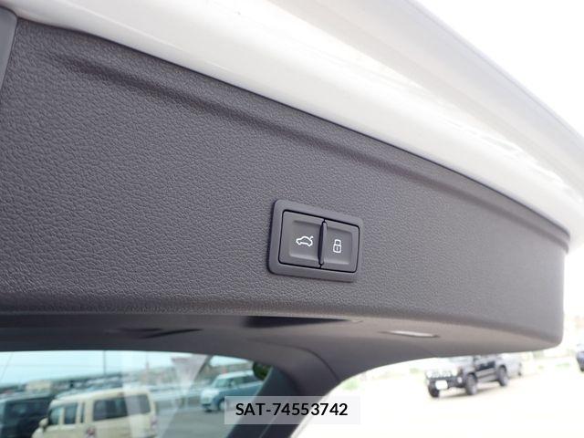 Audi A4 2019-11 7356859-25