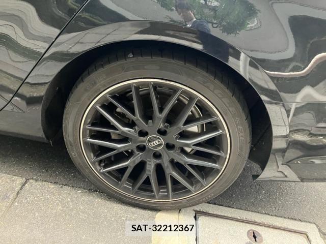 Audi A4 2019-03 7391394-9