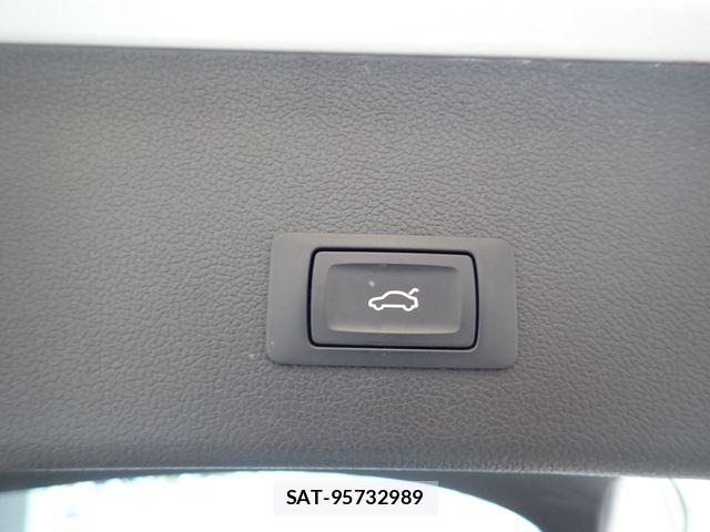Audi A4 2015-09 7391390-23
