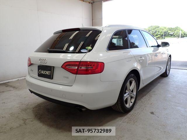 Audi A4 2015-09 7391390-7
