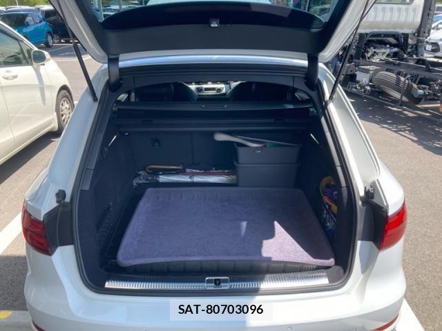 Audi A4 2018-05 7452986-11