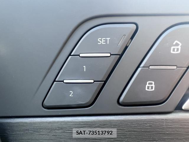 Audi A4 2021-07 7615055-10