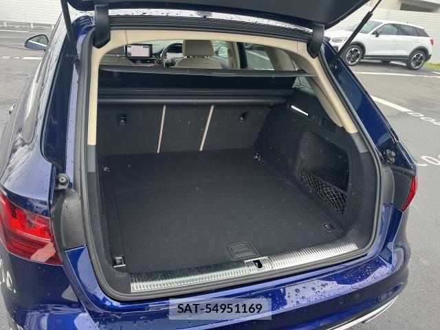 Audi A4 2021-06 7615056-13