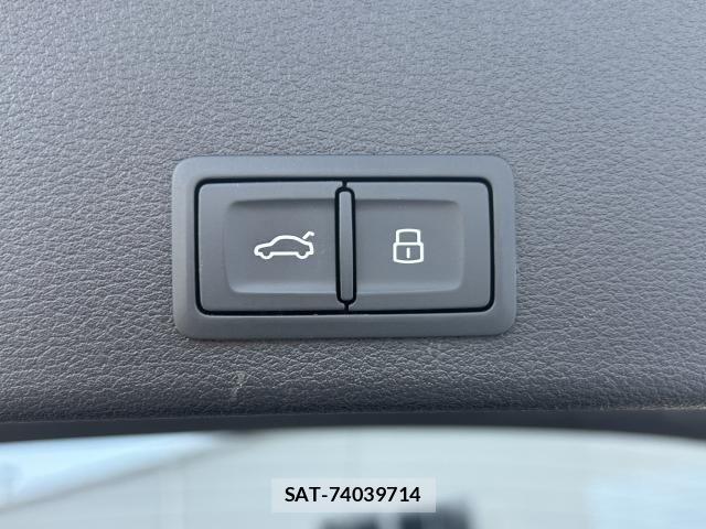 Audi A4 2022-02 7615054-10