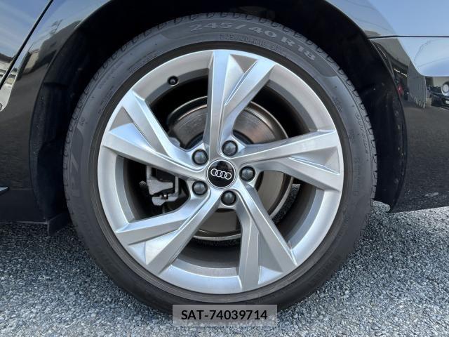 Audi A4 2022-02 7615054-12