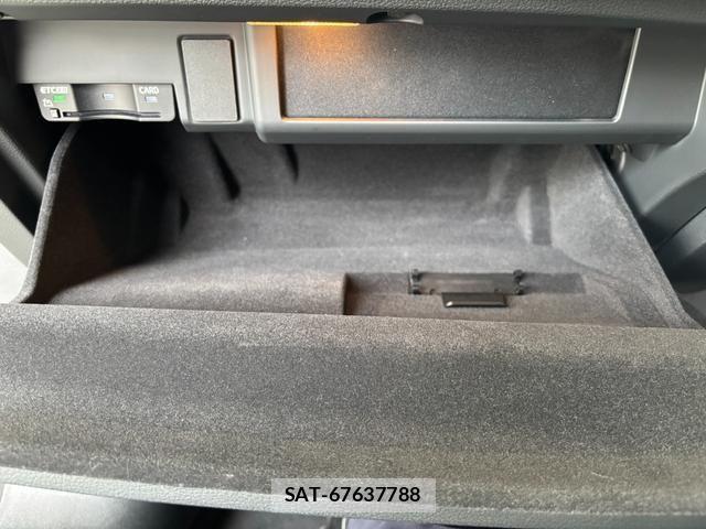 Audi A4 2023-06 7615053-13